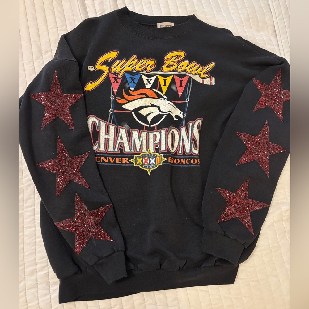 Vintage Denver Broncos Crewneck with star patch detail